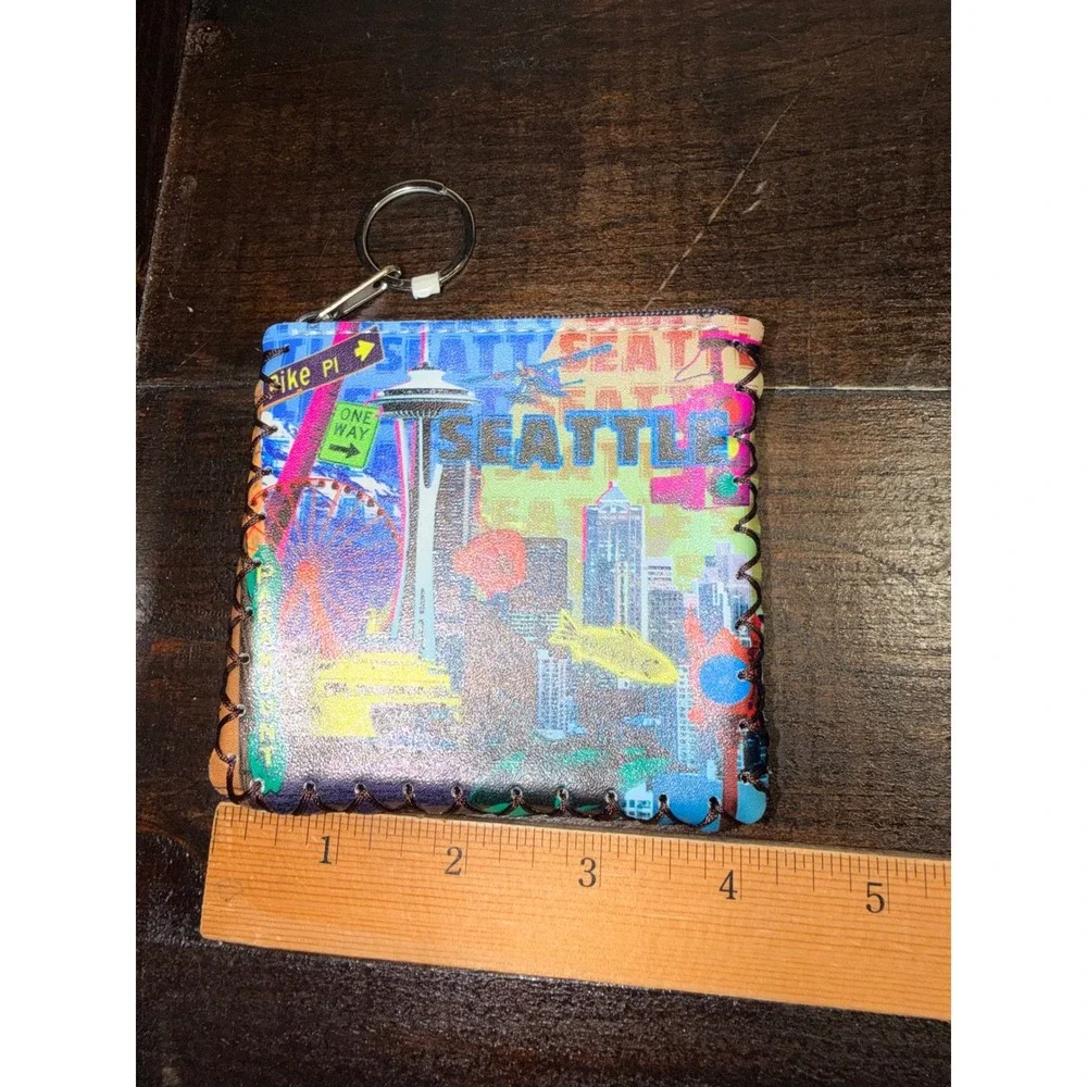 Seattle Skyline Souvenir Coin‎ Purse Pouch Keychain Zippered Art Novelty